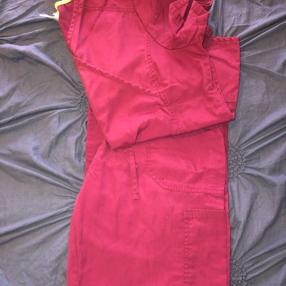 Medical Scrubs size Medium-5 Shirts 3 pants - Picture 3 of 5